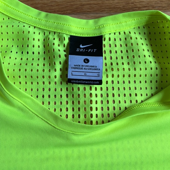Nike dri-fit neon yellow tshirt with mesh back size women’s large - Picture 2 of 4